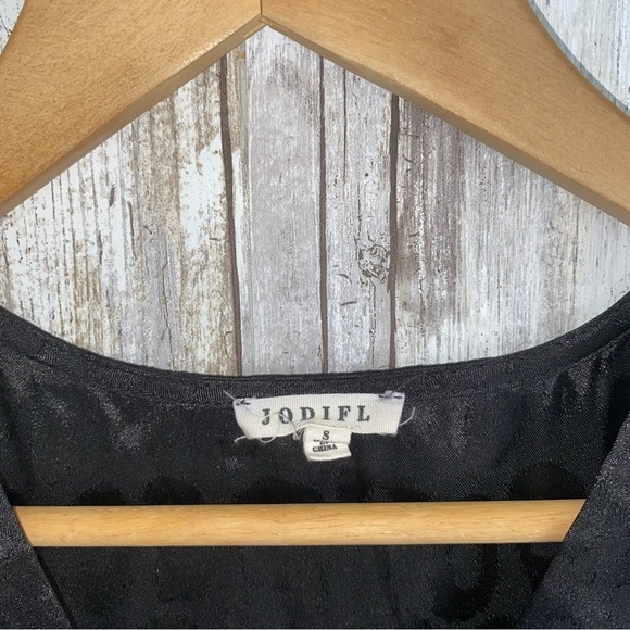 Jodifl Black Leopard Sleeveless Blouse - Picture 6 of 6